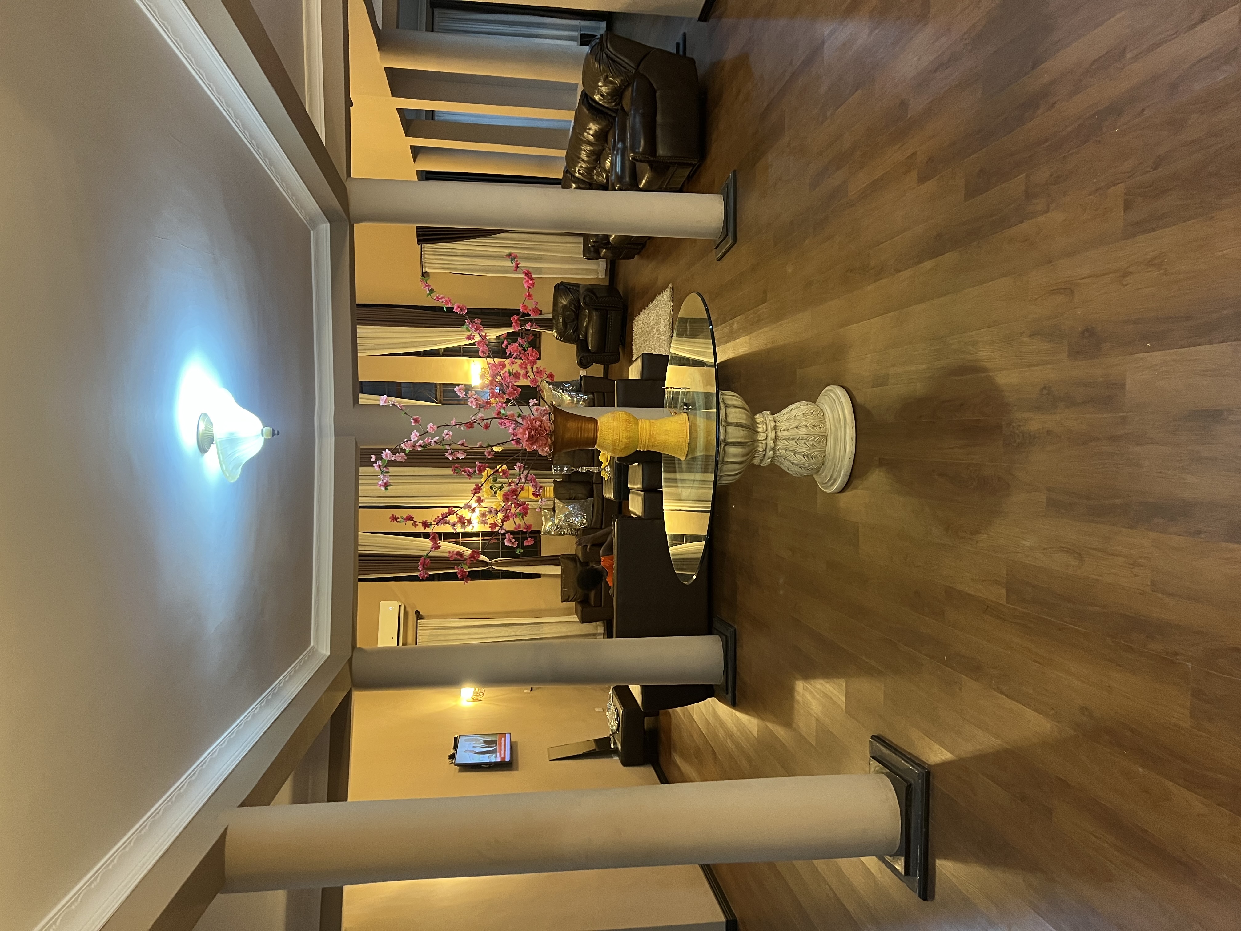 Royal Manor GH interior lounge