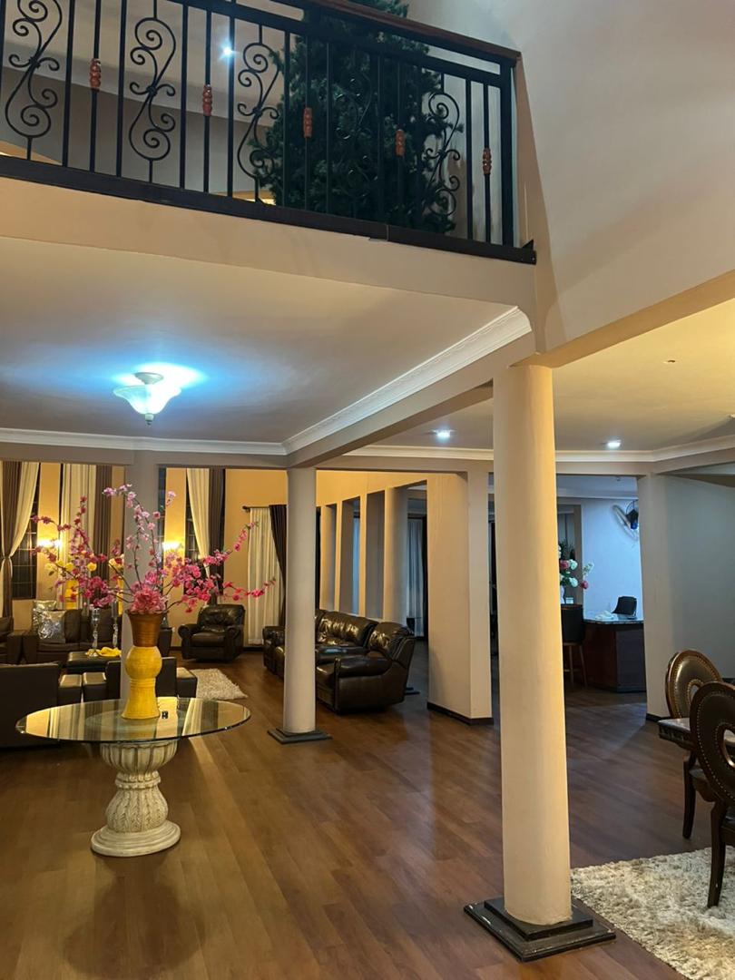 Royal Manor GH open lounge and dining area